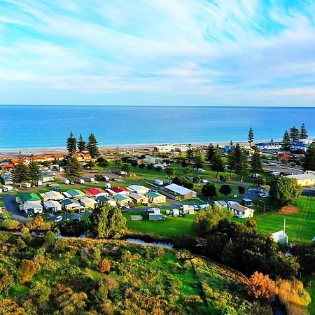 Moana Beach Tourist Park エクステリア 写真