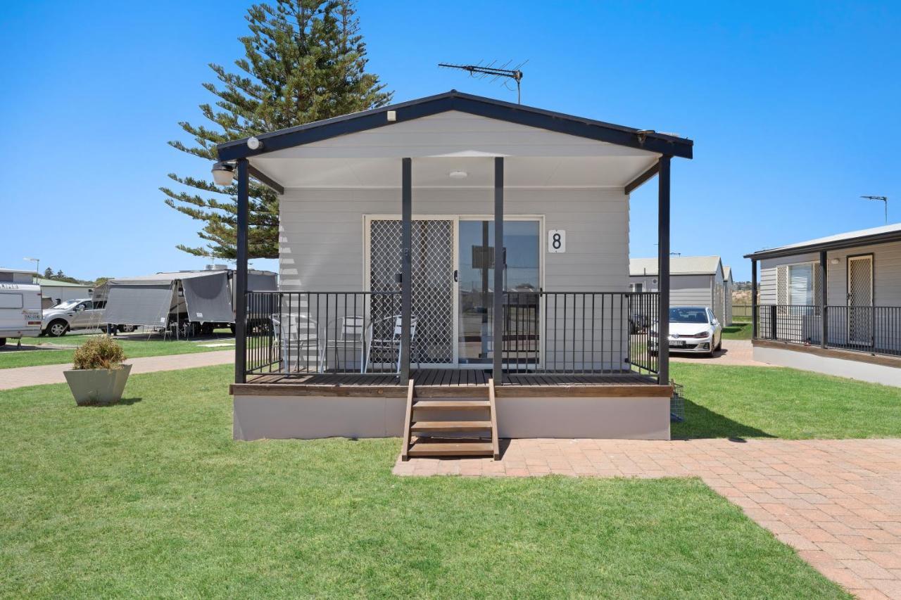 Moana Beach Tourist Park エクステリア 写真